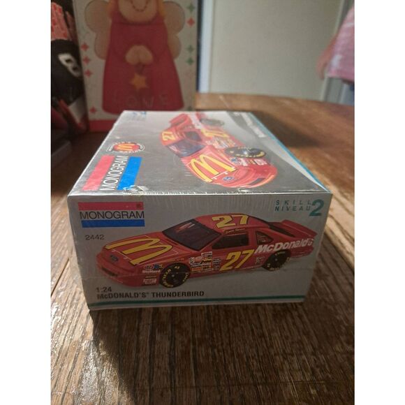 Vintage 1994 Monogram McDonald's Ford Thunderbird NASCAR Model Race Car Kit 2442 - Picture 4 of 6